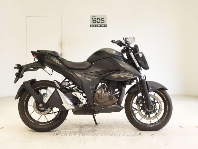 Suzuki GIXXER250