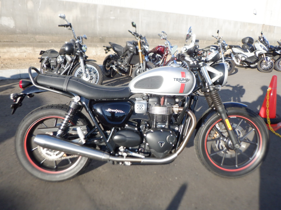 Triumph STREET TWIN 2013