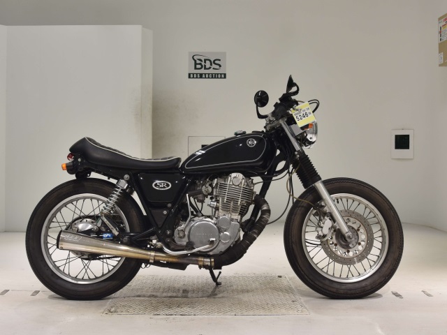 Yamaha SR400 2022
