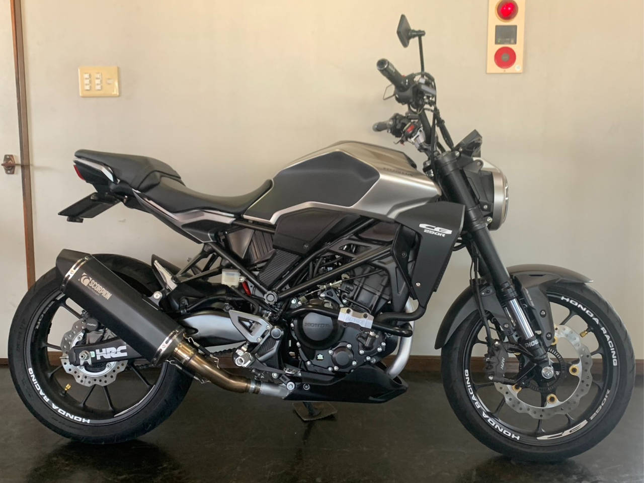 Honda CB250R 2019