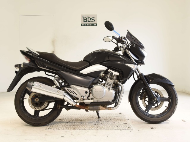 Suzuki GSR250