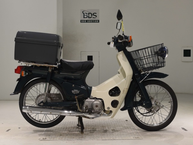 Honda C50 2000