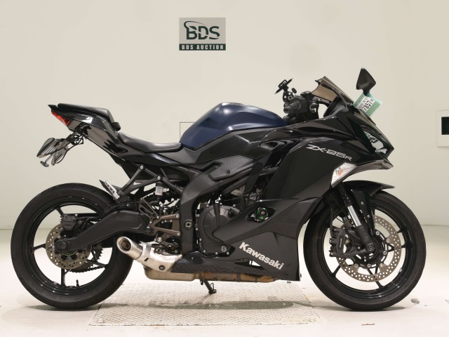 Kawasaki NINJA ZX-25R 2021