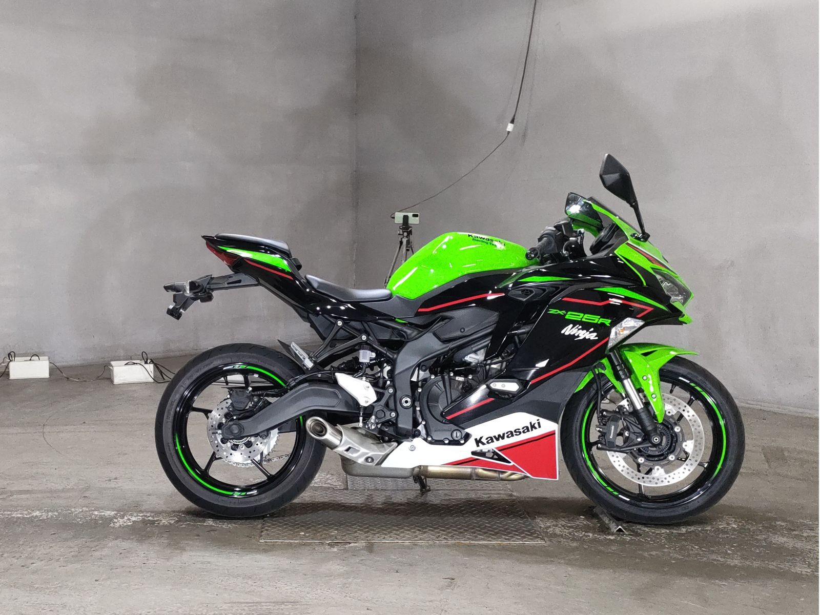 Kawasaki NINJA ZX-25R KRT 2022
