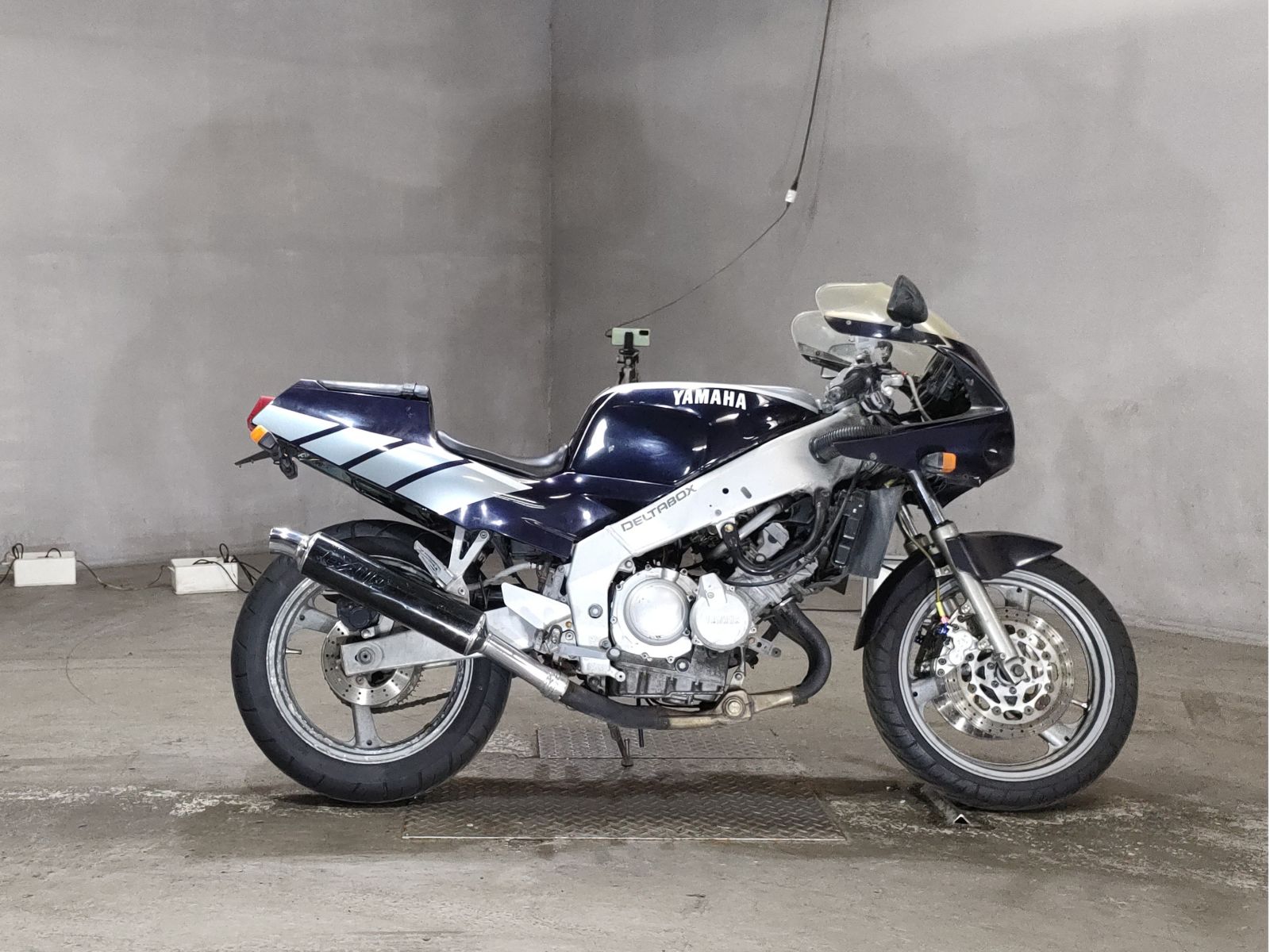 Yamaha FZR250 1989