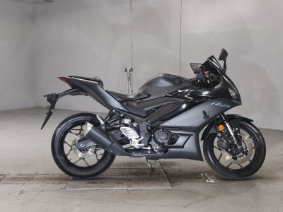 Yamaha YZF-R25 2023