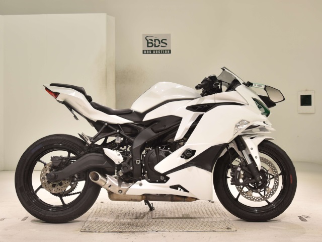 Kawasaki NINJA ZX-25R KRT 2021