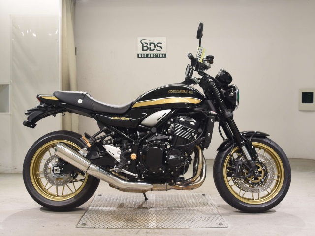 Kawasaki Z900RS 2023
