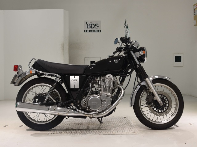 Yamaha SR400 2019