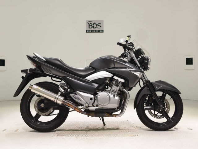 Suzuki GSR250