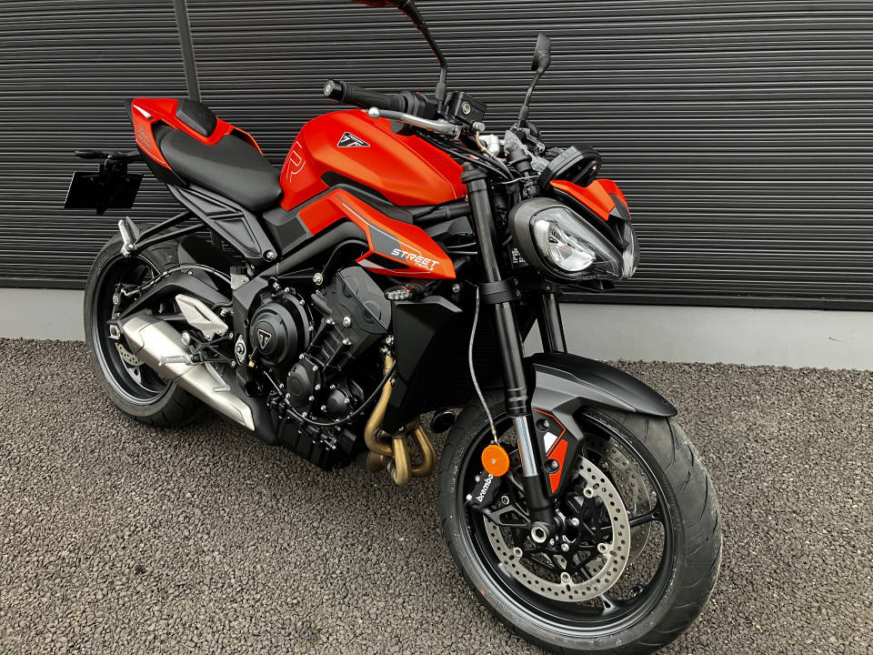 Triumph STREET TRIPLE R 2025