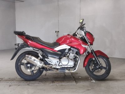 Suzuki GSR250