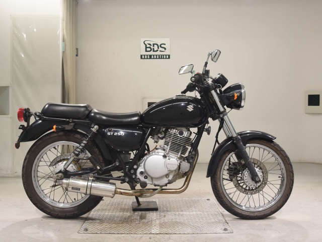 Suzuki ST250