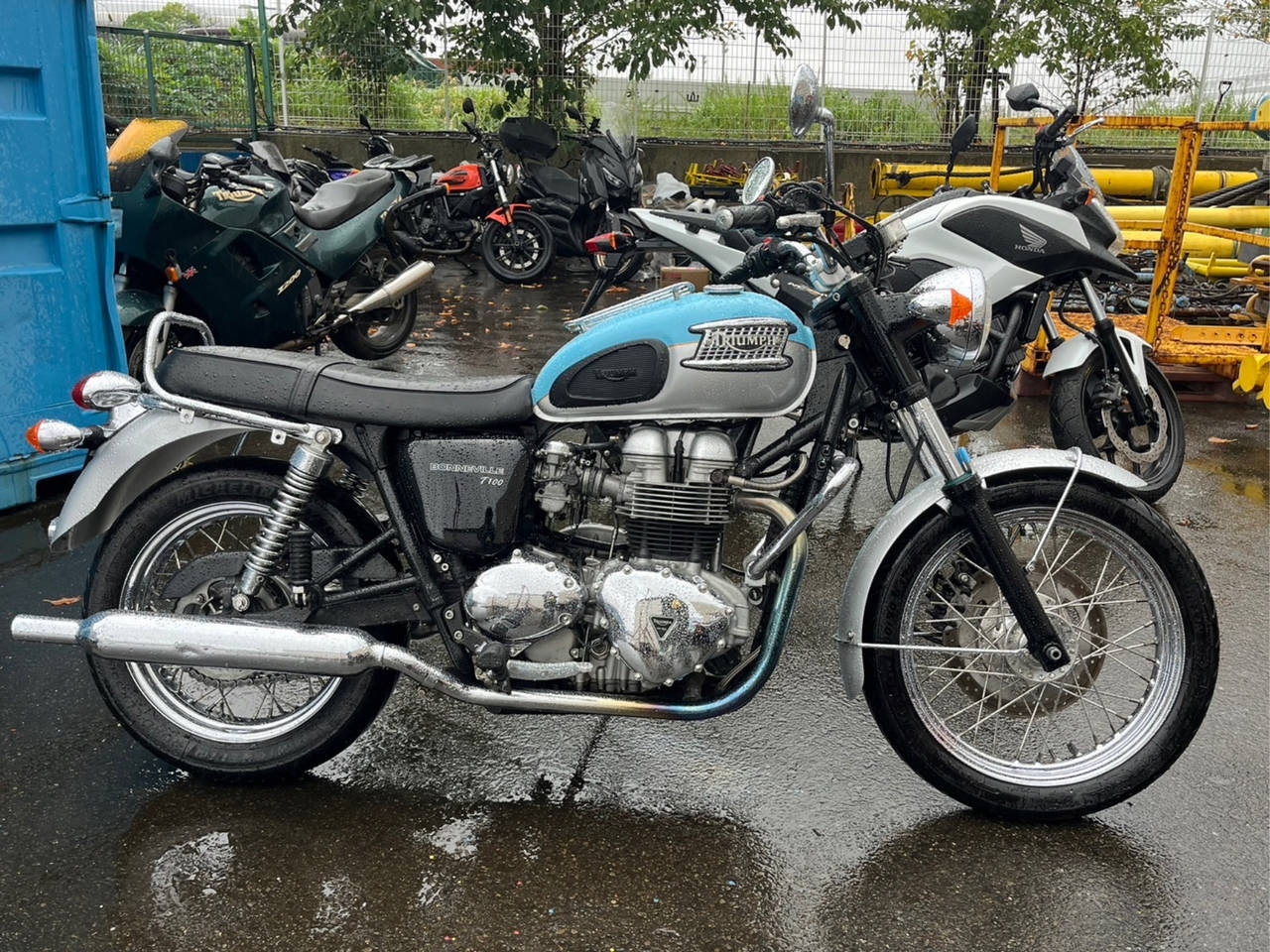 Triumph BONNEVILLE T100 2003