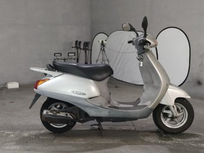 Honda LEAD100 2001