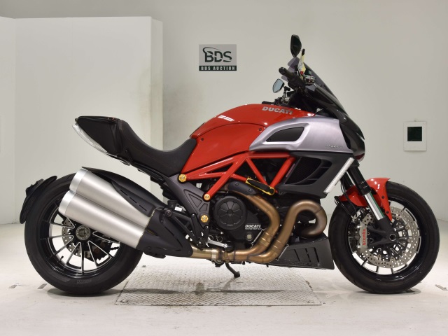 Ducati DIAVEL 2011