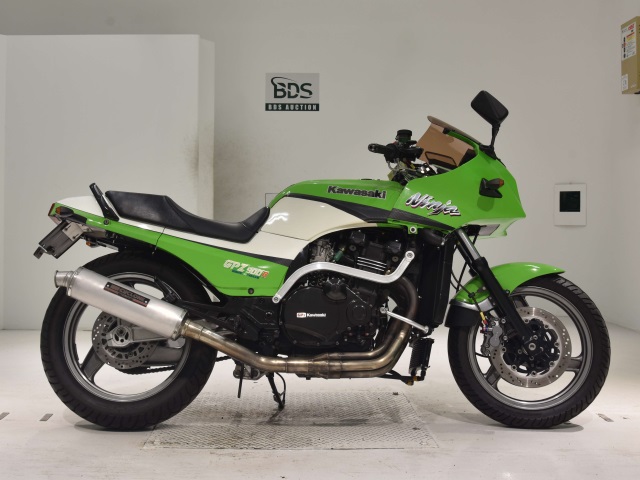 Kawasaki GPZ900R 1998