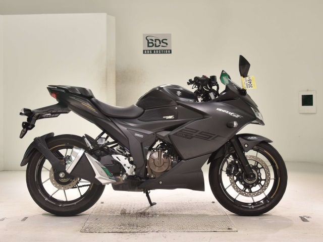 Suzuki GIXXER250SF