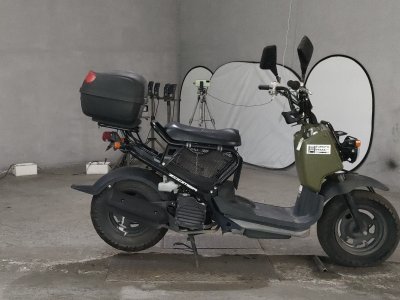 Honda ZOOMER 2011