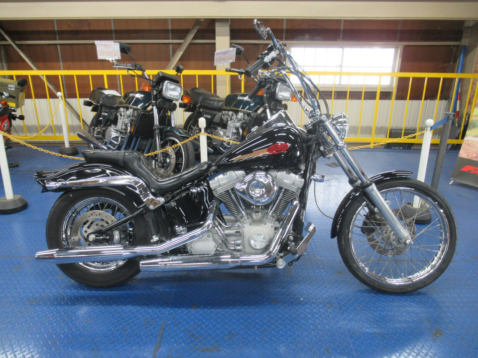 HD HARLEY FXST 2000