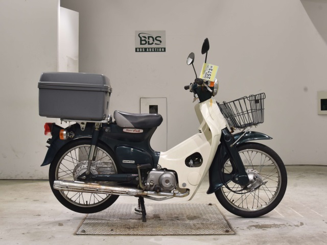Honda C50 2002