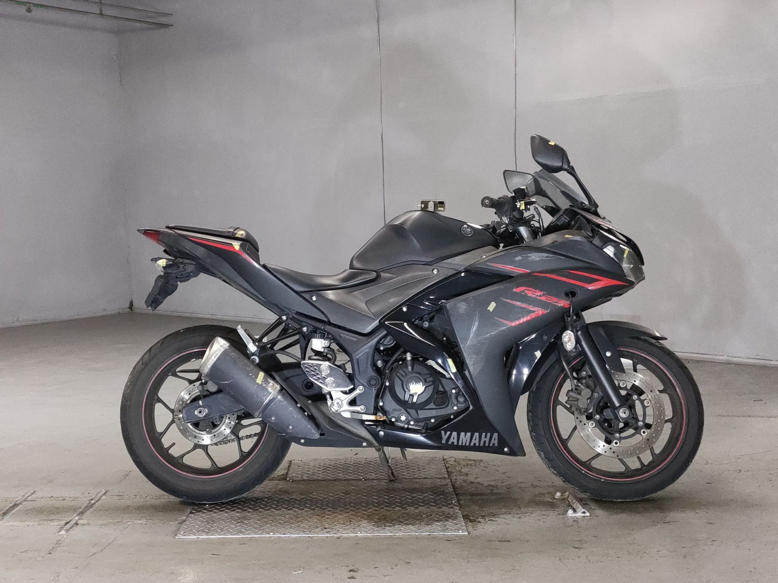 Yamaha YZF-R25 2017