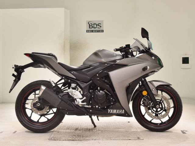 Yamaha YZF-R25 2016