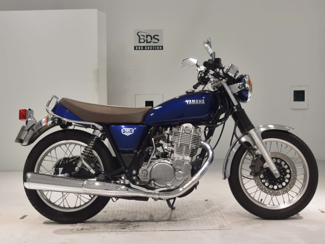 Yamaha SR400 2021