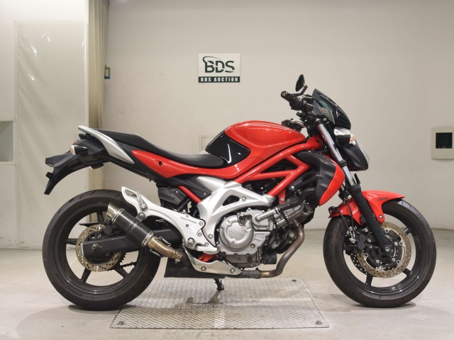 Suzuki GLADIUS SFV400 2011