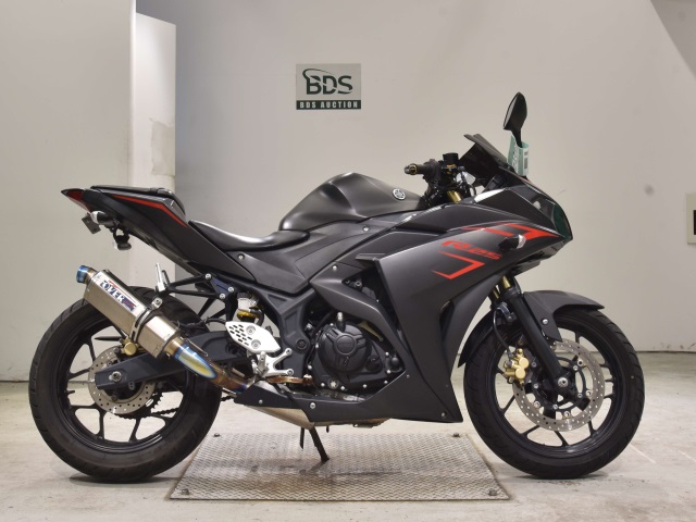 Yamaha YZF-R25 2017