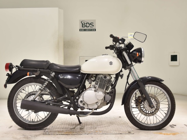 Suzuki ST250