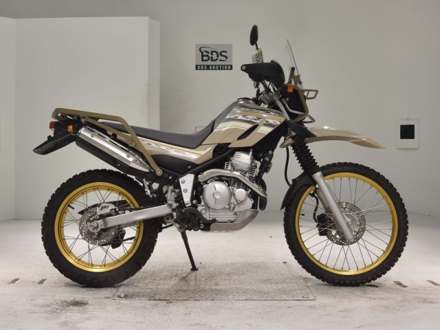 Yamaha SEROW XT250 2016