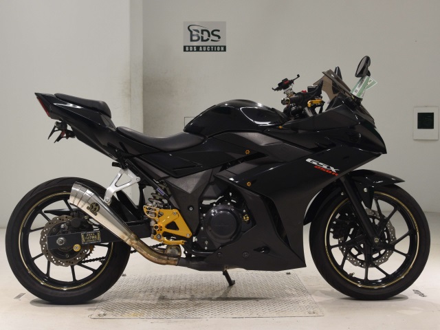 Suzuki GSX250RA