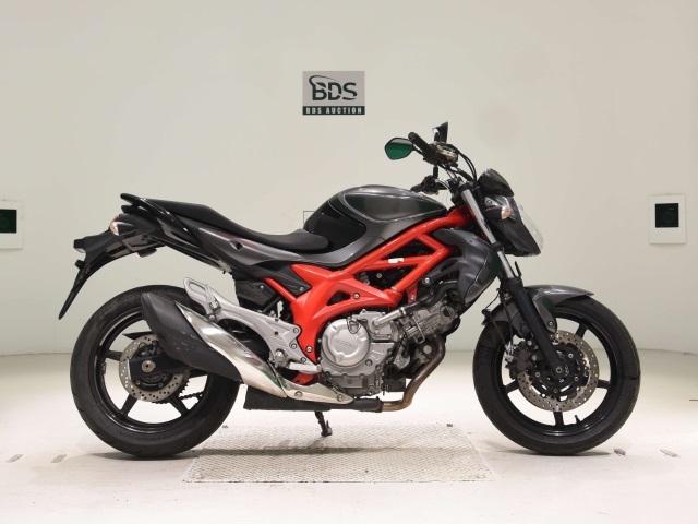 Suzuki GLADIUS SFV400 2013