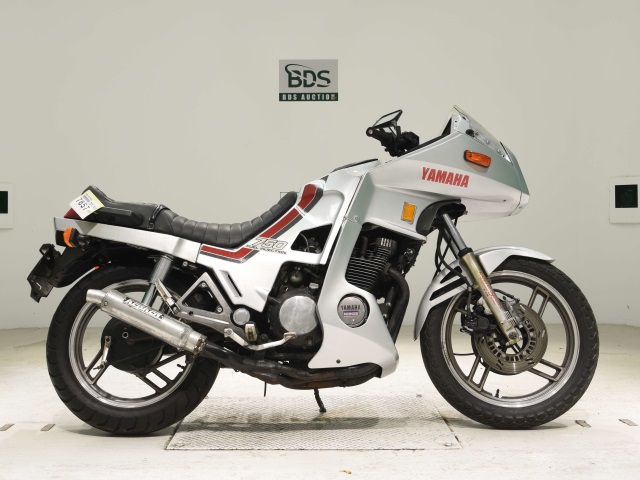 Yamaha XJ750D 1983