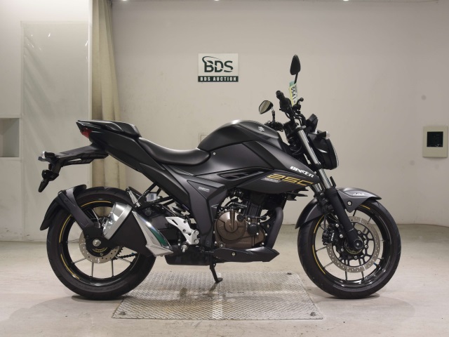 Suzuki GIXXER250