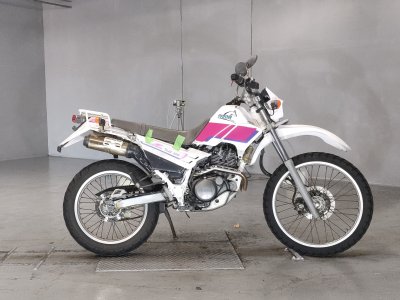 Yamaha SEROW XT225