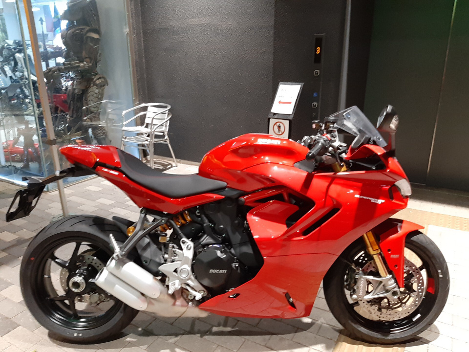 Ducati Supersport 950S 2025