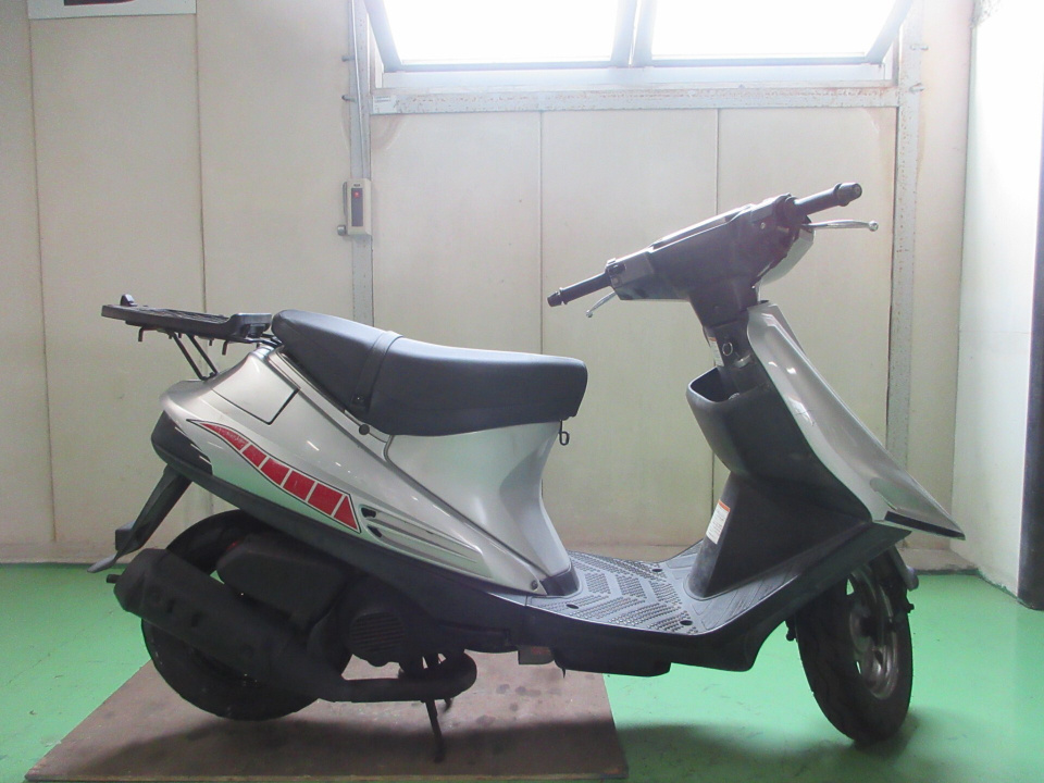 Suzuki ADDRESS V100