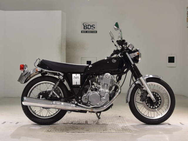 Yamaha SR400 2019