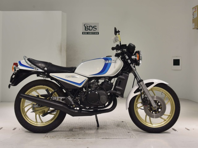 Yamaha RD250LC