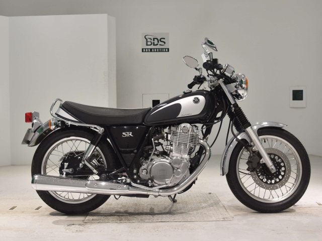 Yamaha SR400 2021