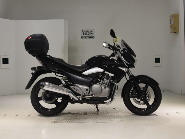Suzuki GSR250