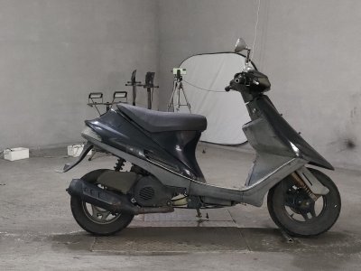 Suzuki ADDRESS V100