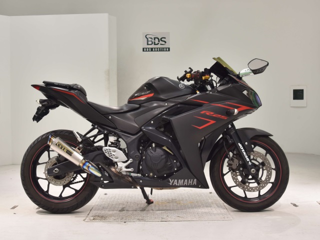 Yamaha YZF-R25 2017