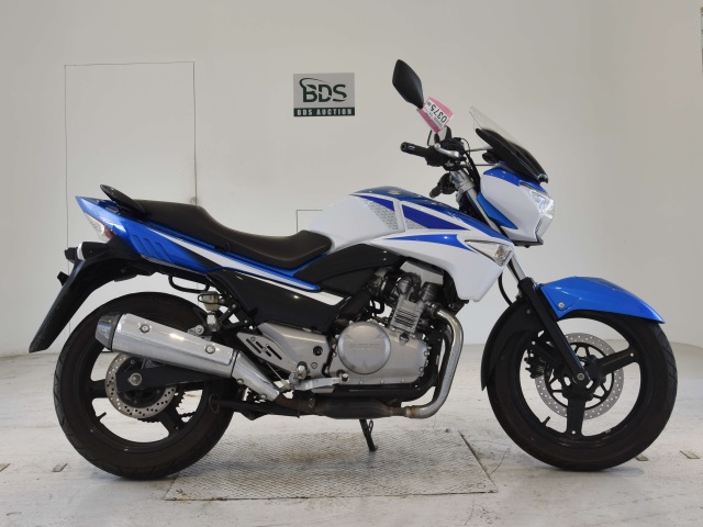 Suzuki GSR250