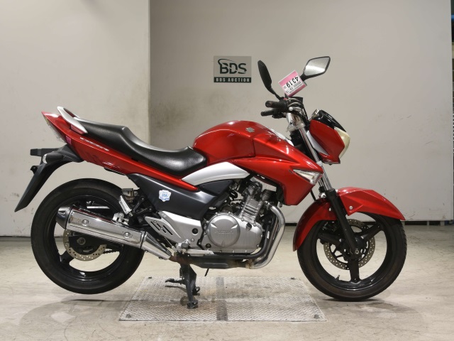 Suzuki GSR250