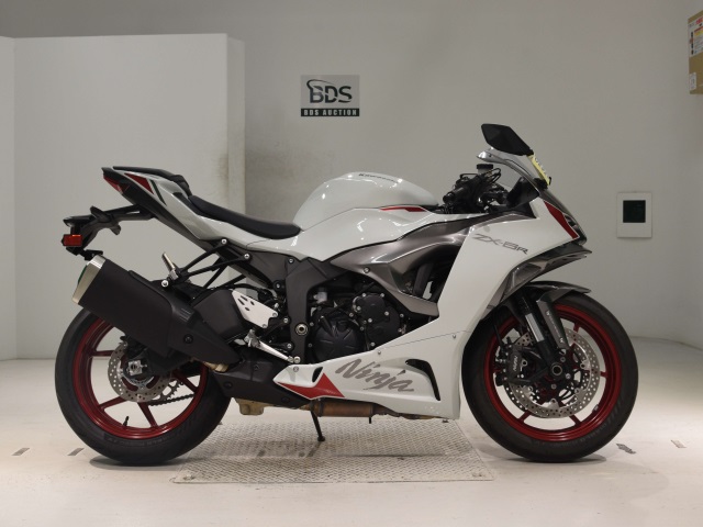 Kawasaki ZX-6RA 2025