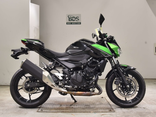 Kawasaki Z400 2022
