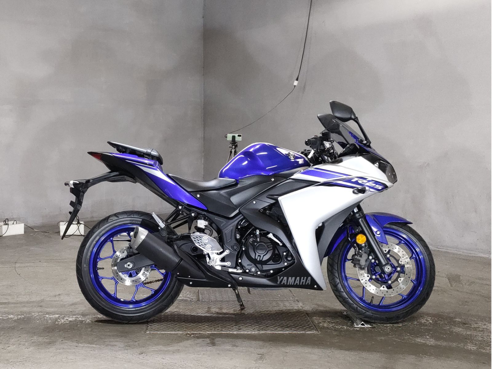 Yamaha YZF-R25 2016